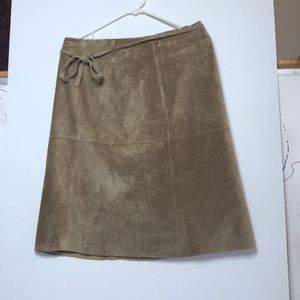 Isaac Mizrahi skirt. Genuine leather lining.